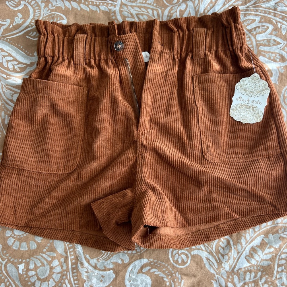 corduroy brown shorts